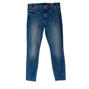 MOTHER High Waisted Looker Ankle Fray Jeans in Hop On Hop Off - 29